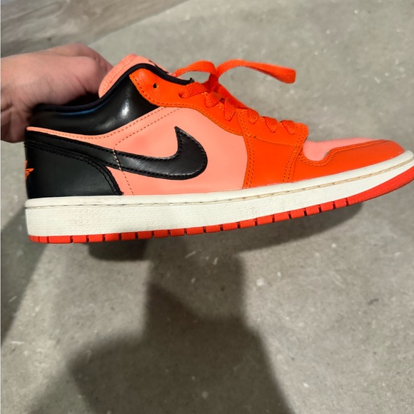 Women’s pink peach orange Jordan high tops - Picture 3 of 6